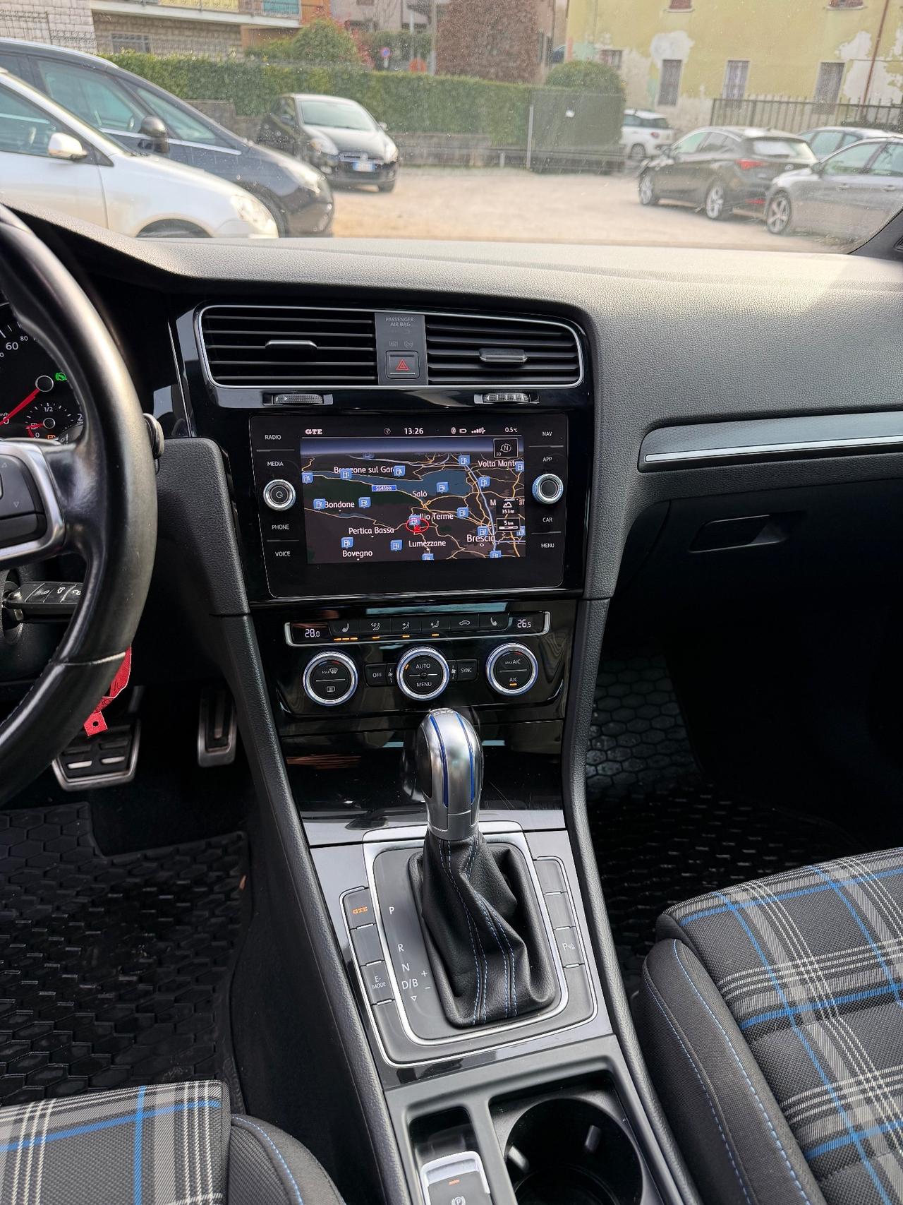 Volkswagen GOLF GTE PLUGIN HYBRID DSG 5P EU6B FULLOPT