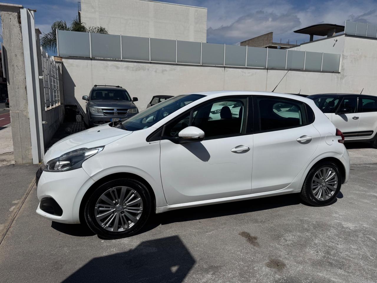 Peugeot 208 1.6 DIESEL 75CV 2015