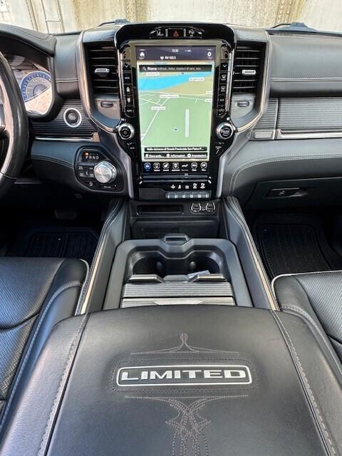 DODGE RAM 1500 LIMITED CREW CAB 4x4 5.7L V8