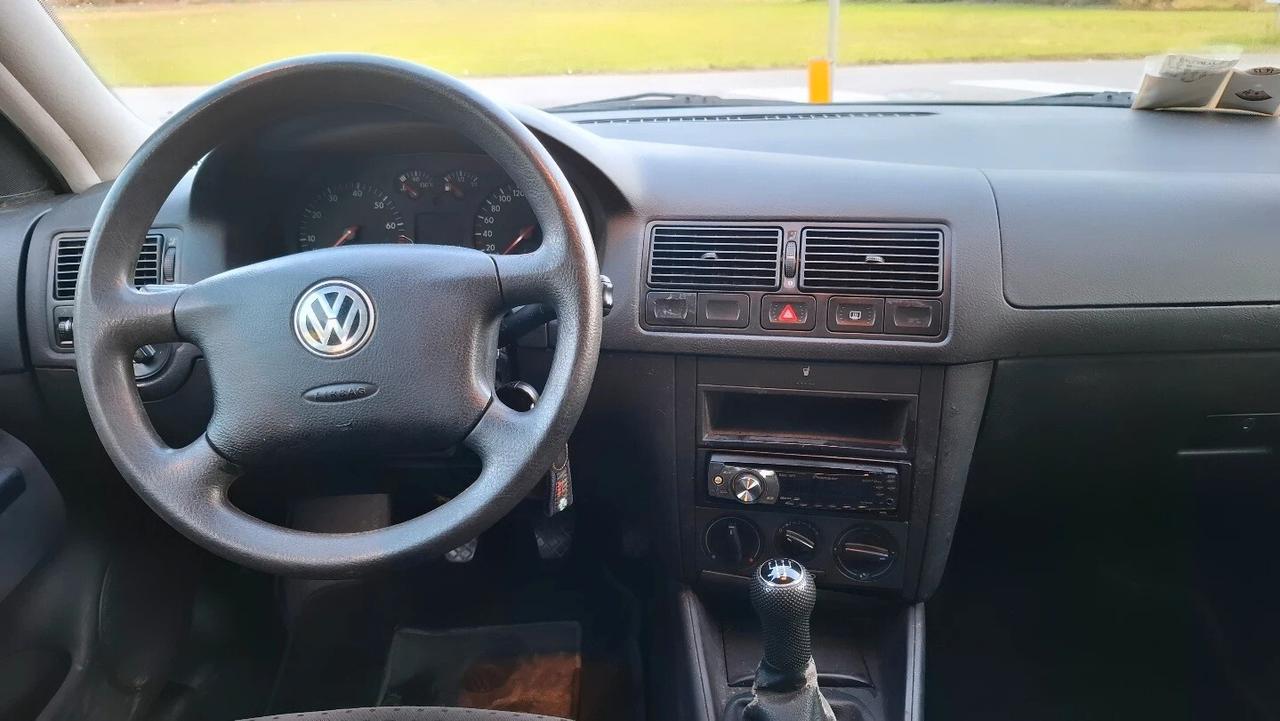 Volkswagen Golf 1.6 cat 5 porte Comfortline