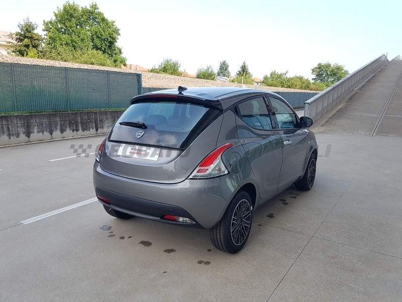 Lancia Ypsilon 1.0 firefly hybrid Oro s&s 70cv