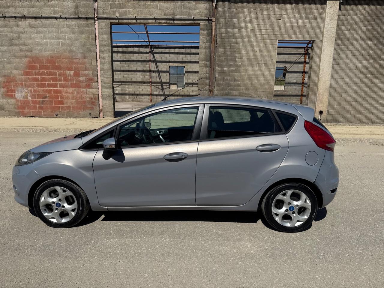 Ford Fiesta 1.4 TDCi 70CV 5 porte Titanium