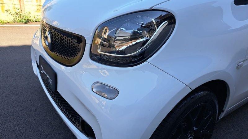 smart fortwo 70 1.0 Passion-NAVI/CERCHI BLACK