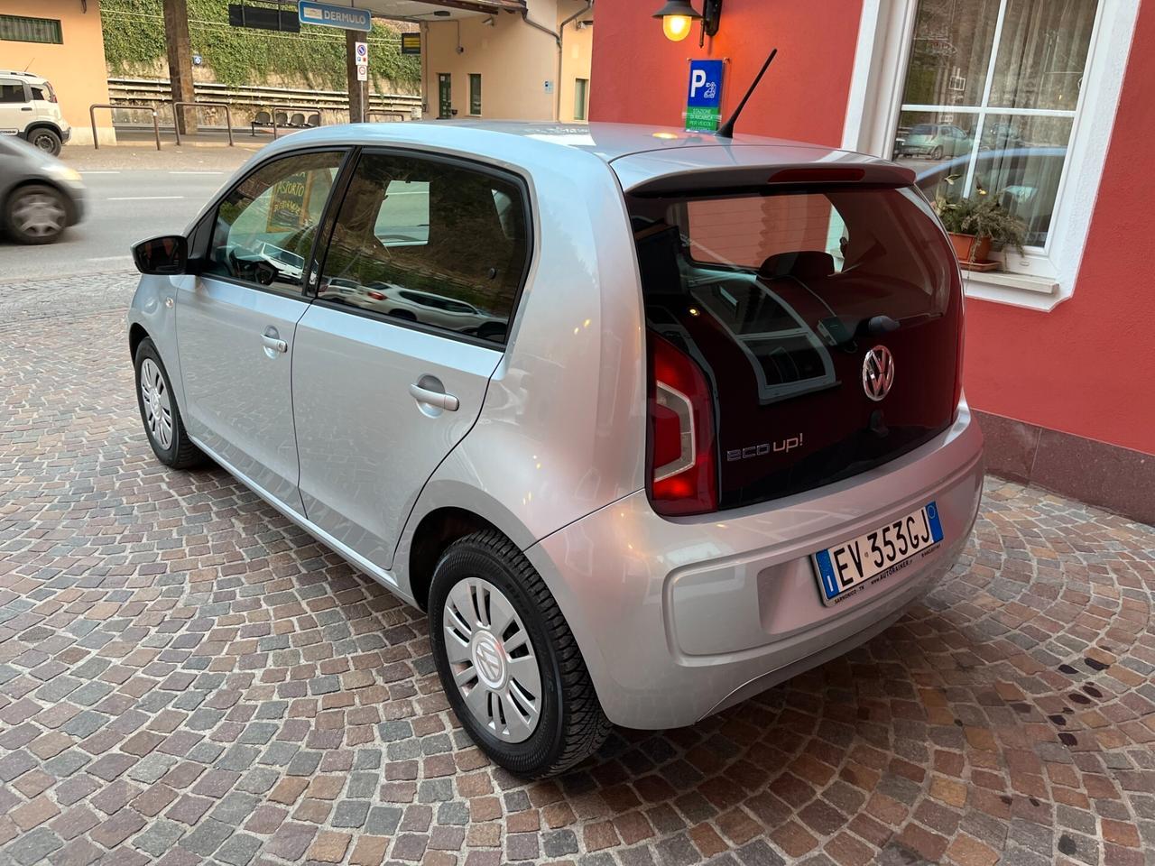 Volkswagen UP 1.0 cc - benzina/metano PER NEOPATENTATI