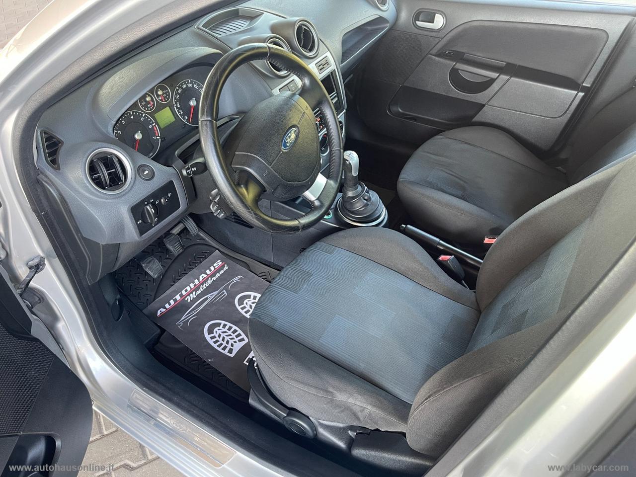 FORD Fiesta 1.2 16V 5p. Titanium