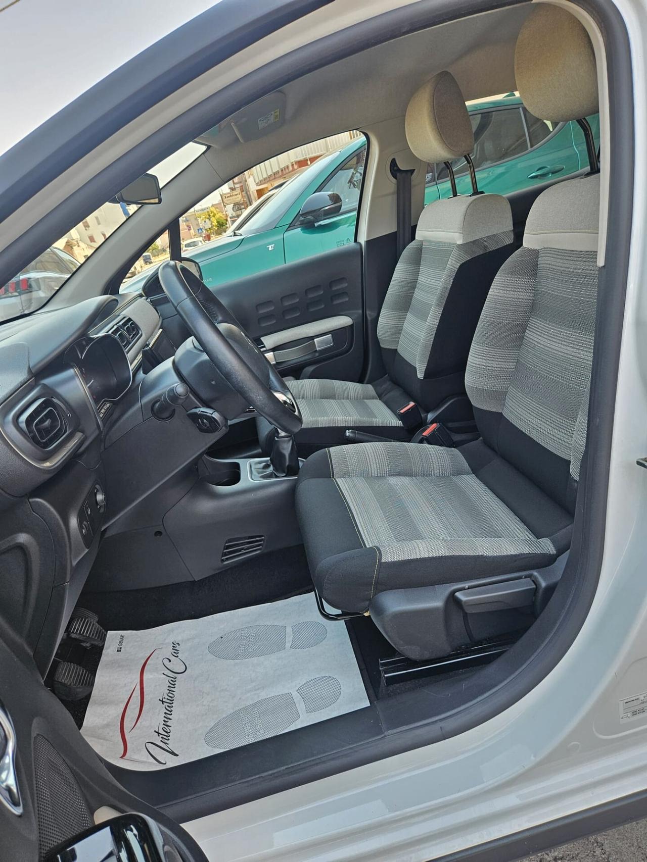 Citroen C3 1.2 benzina 61kw SHINE 2019