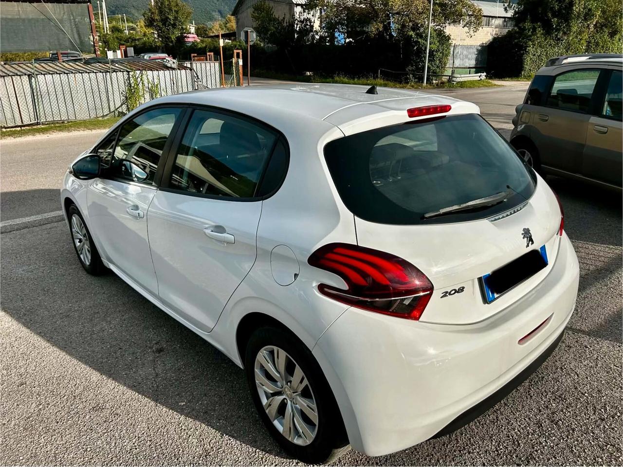 Peugeot 208 BlueHDi 75 5 porte EURO 6 NEOPATENTATI
