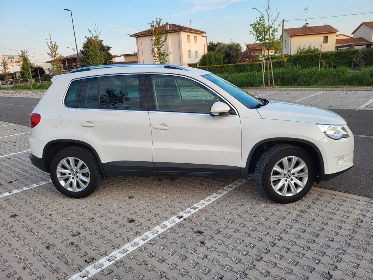 Volkswagen Tiguan 2.0 16V TDI DPF Sport & Style (18°)