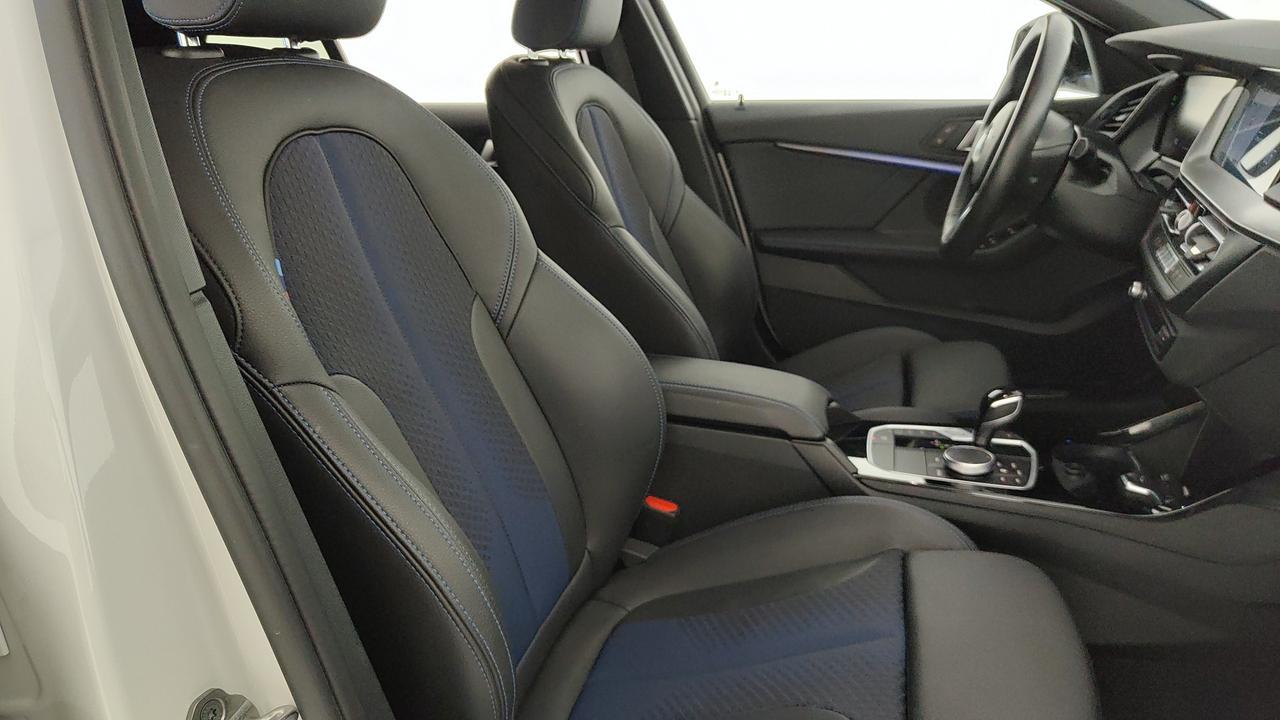 BMW Serie 1 F40 - 118d Msport auto