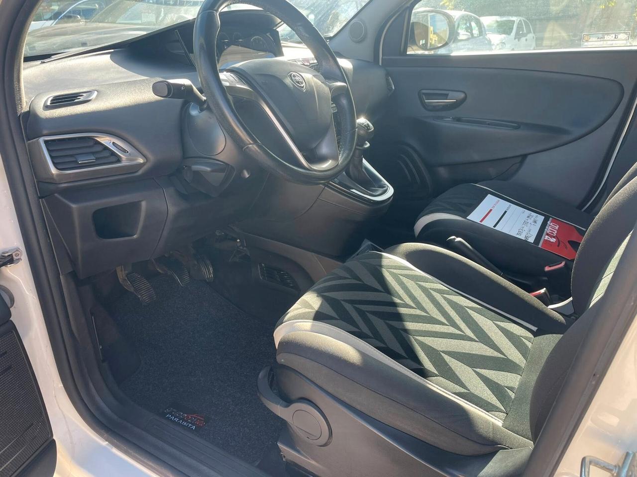 Lancia Ypsilon 1.2 69 CV 5 porte Gold