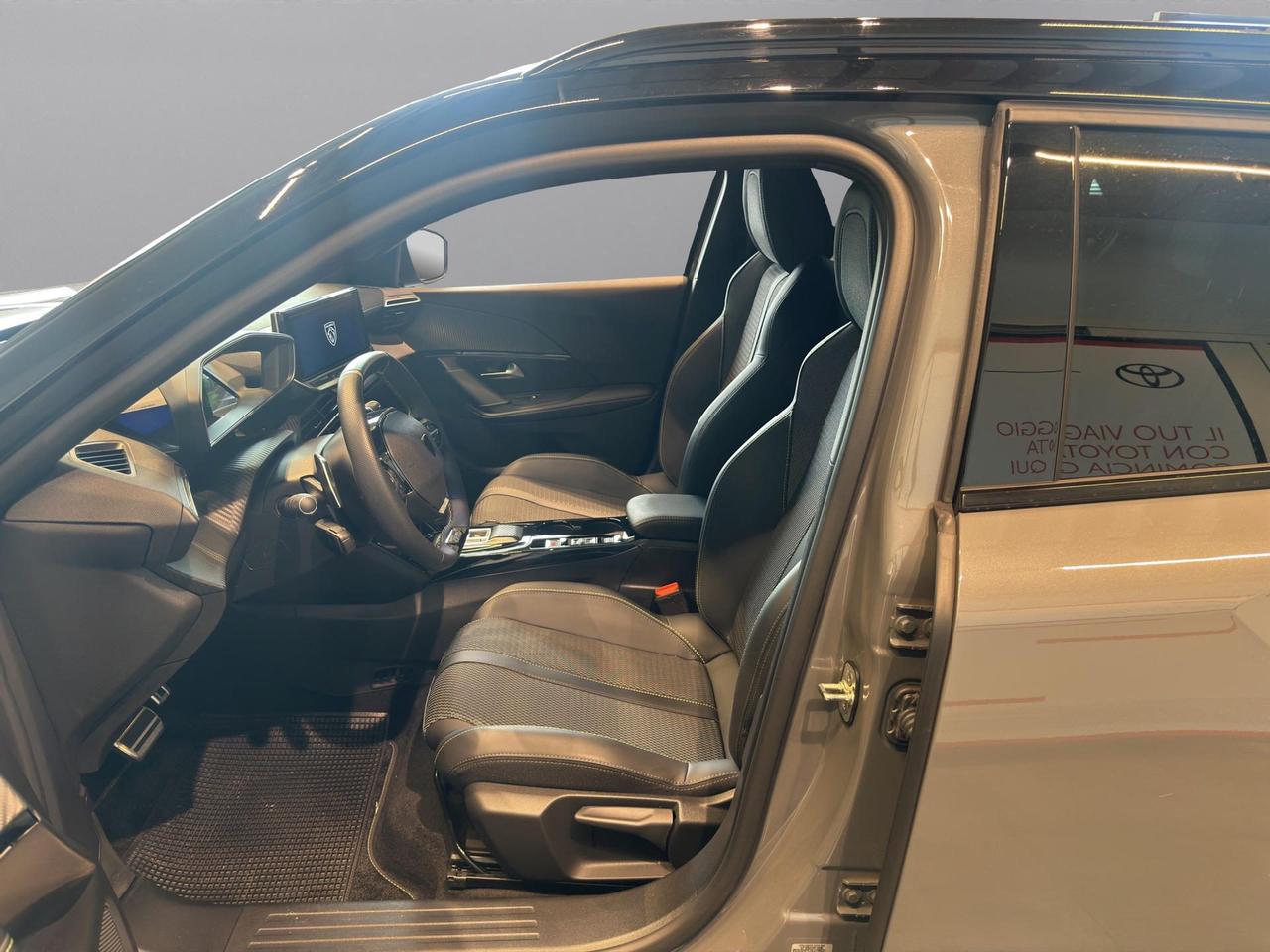 Peugeot 2008 1.2 hybrid GT EXCLUSIVE 145cv e-dcs6