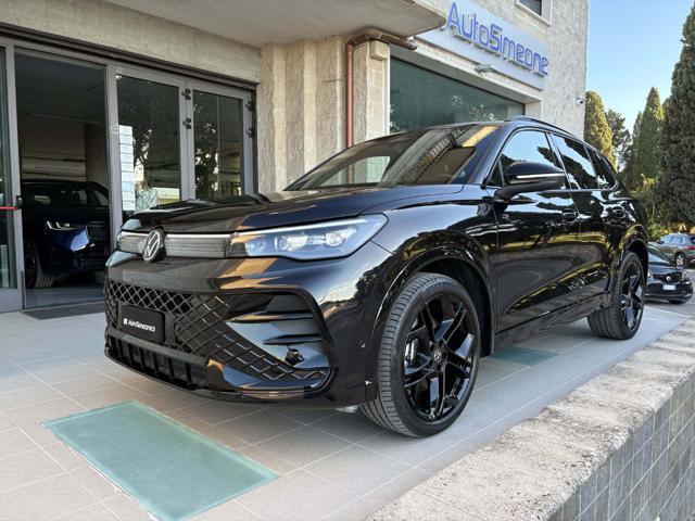 VOLKSWAGEN Tiguan 2.0 TDI 150 CV DSG R-Line Plus ''TOTAL BLACK''