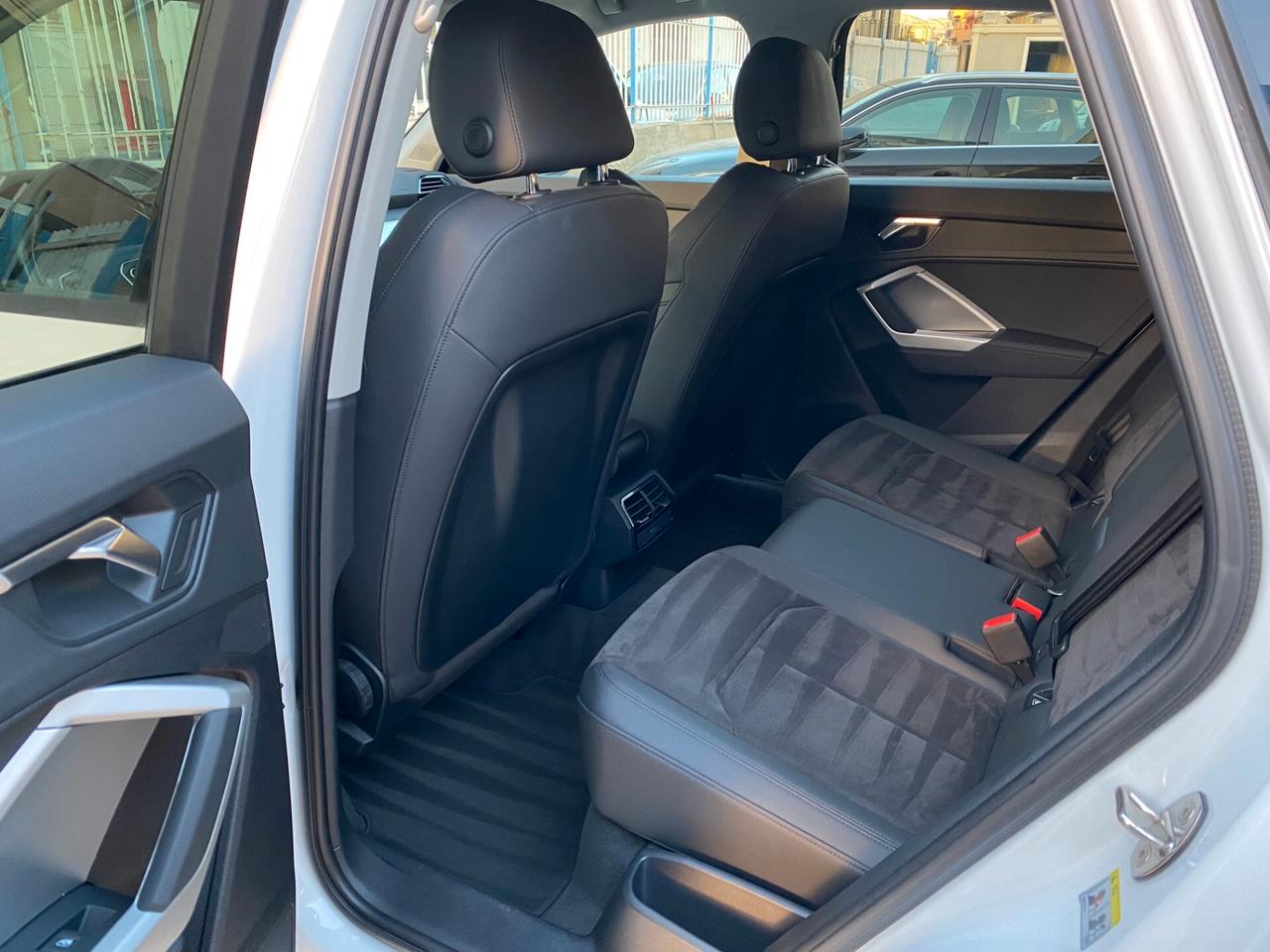 Audi Q3 35 TDI S tronic - 2.0 TDI 150 CV