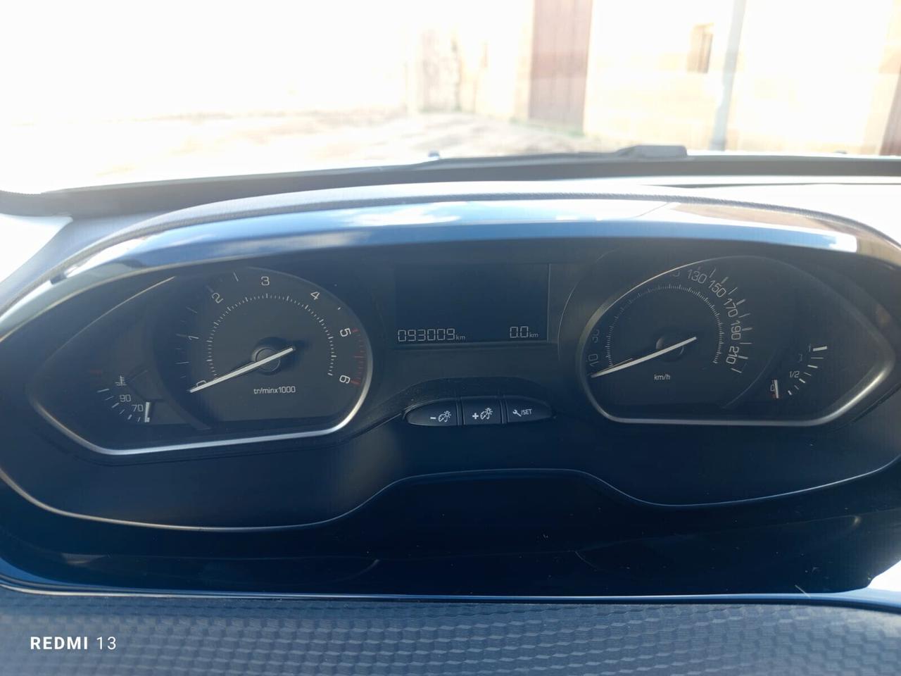 Peugeot 2008 BlueHDi 100 Active