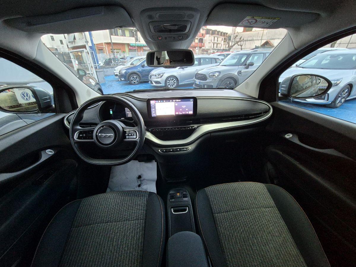 FIAT - 500 E - 500 La Prima Berlina
