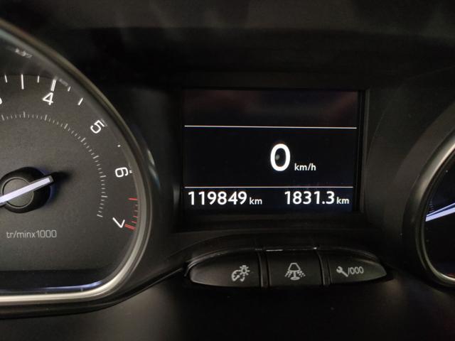 PEUGEOT 2008 PureTech 82 Allure