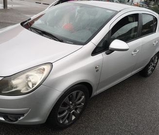 Opel Corsa 1.2 benz - Garanzia 12 Mesi