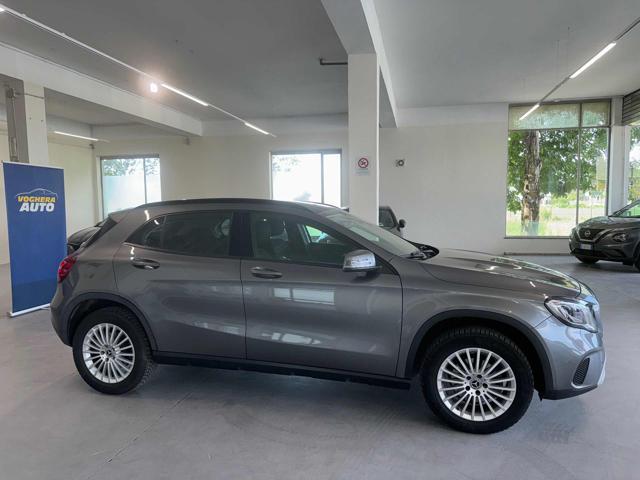 MERCEDES-BENZ GLA 180 d Automatic Business Extra