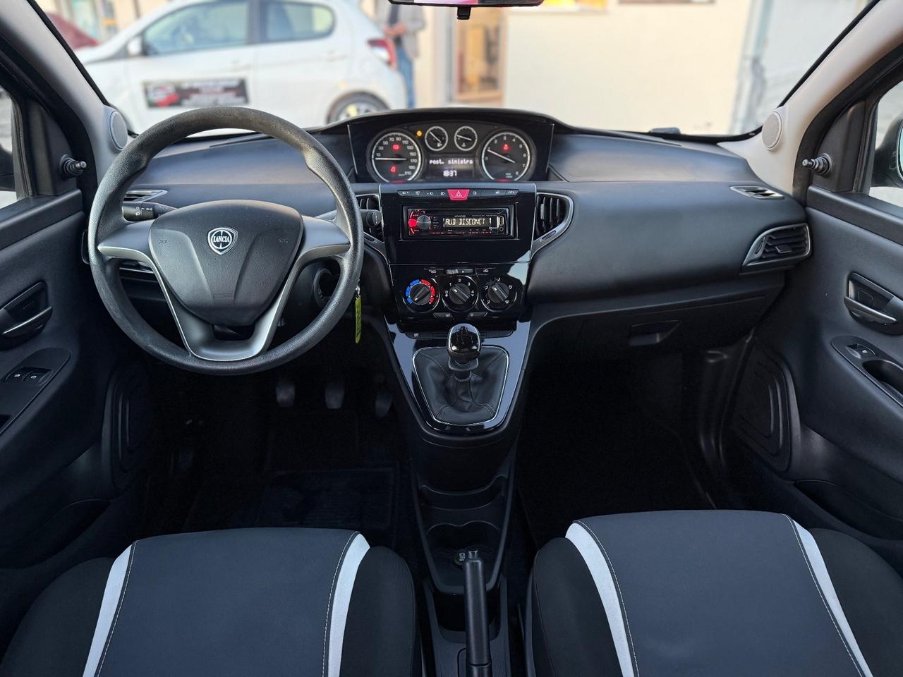 Lancia Ypsilon 1.2 69 CV 5 porte Elefantino