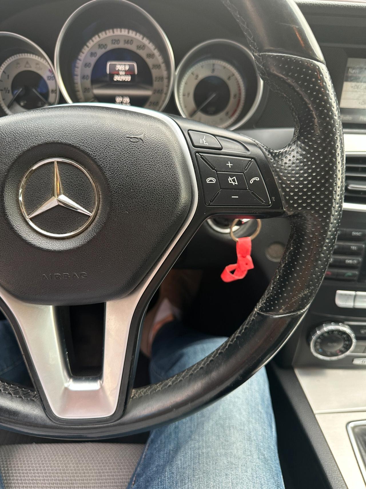 Mercedes-benz C 220 CDI S.W. Avantgarde blue efficiency