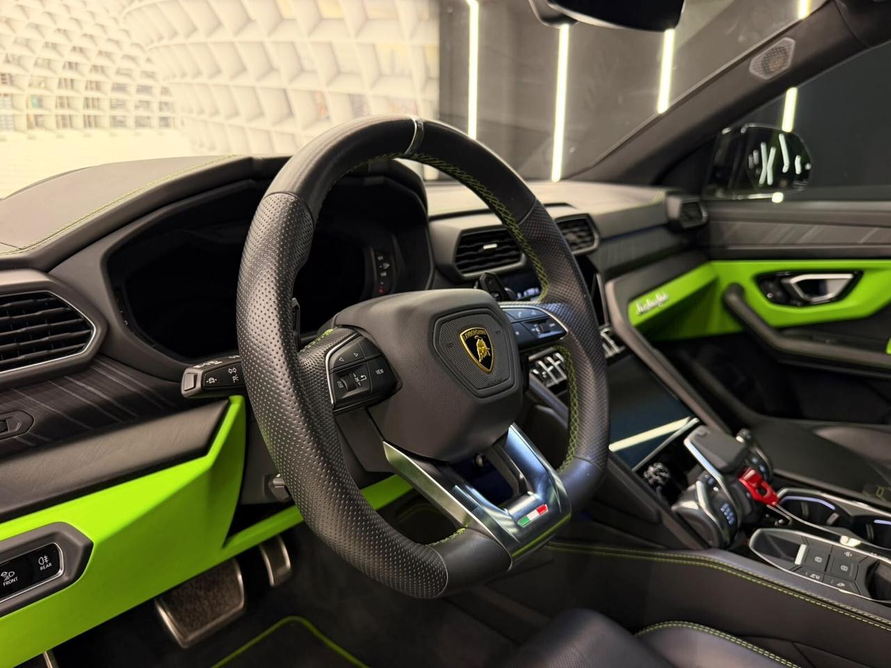 Lamborghini Urus 4.0 IPER FULL-POSSIBILE EFFETTUARE RENT TO BUY-KM CERTIFICATI-12 MESI GARANZIA-PERMUTE