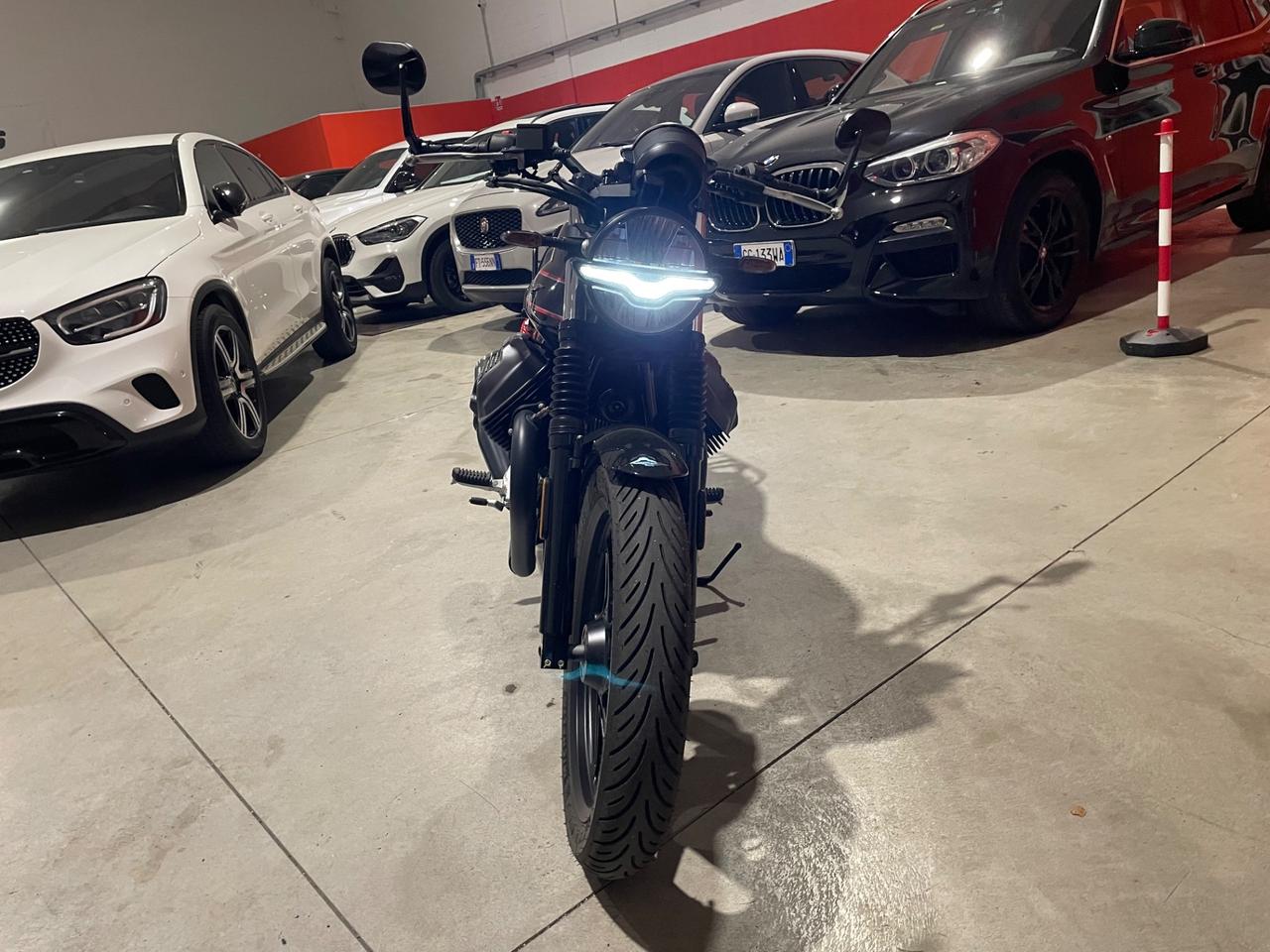 Moto Guzzi V7 Stone special