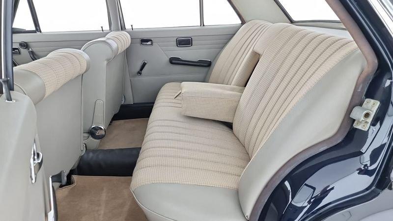 Mercedes-Benz W115 200 200 8 - condizioni impeccabili