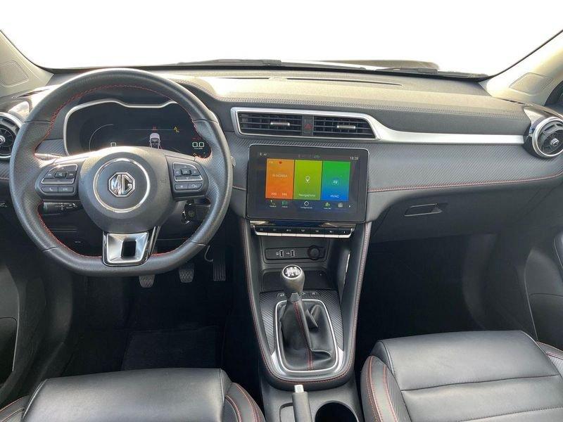 MG ZS Benzina MG ICE 1.5L MT LUX Dover White DARK interior