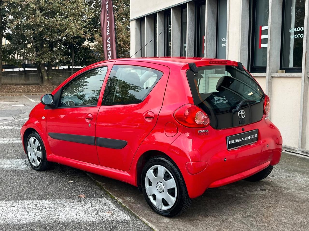 Toyota Aygo 1.0 12V VVT-i 5 porte - NEOPATENTATI