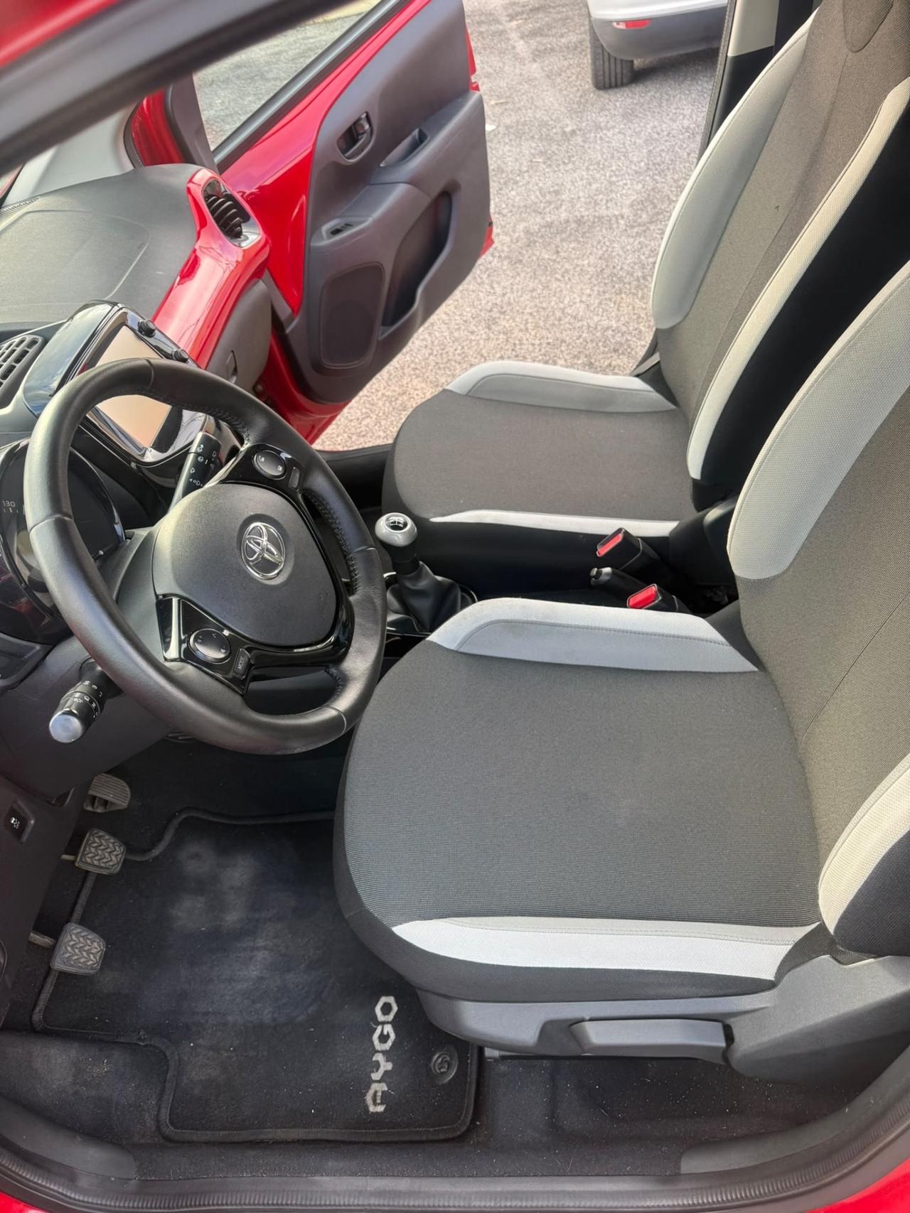 Toyota Aygo 1.0 VVT-i 69 CV 5 porte x-business