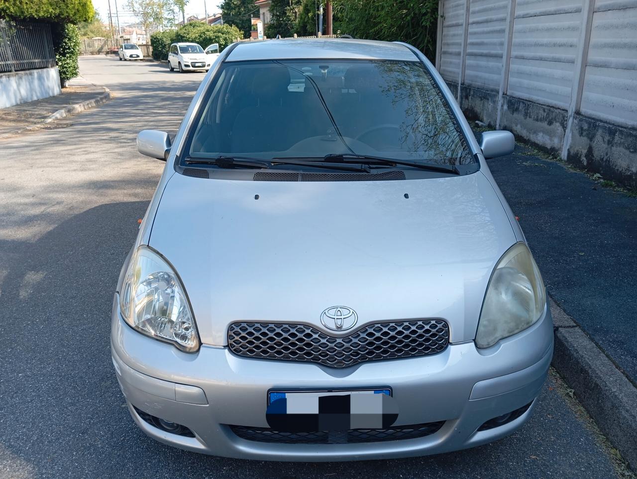Toyota Yaris 1.0i 16V cat 5 porte Neopatentati