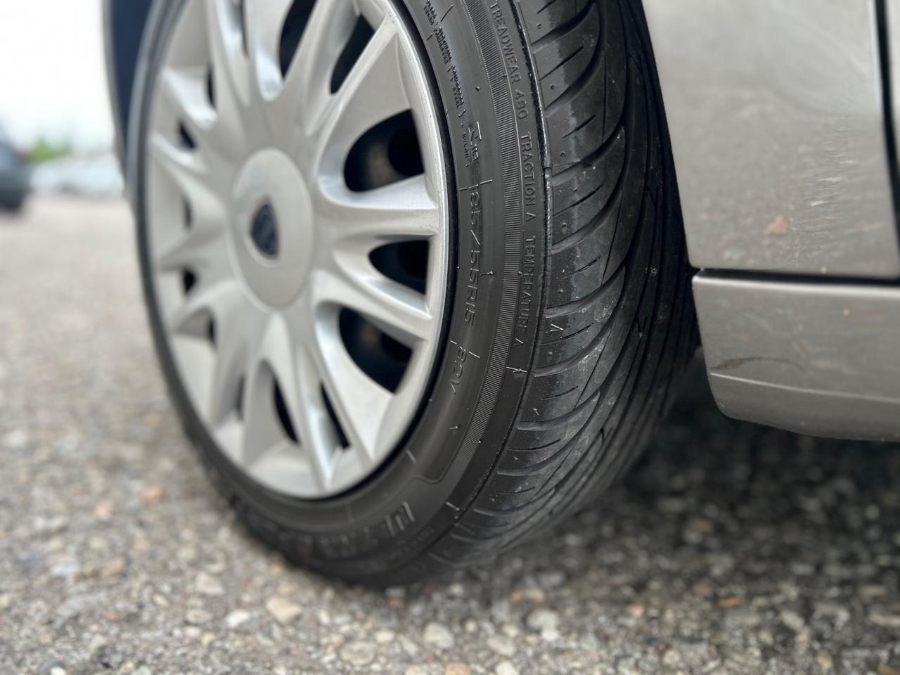 Lancia Ypsilon 1.2 69 CV 5 porte S&S Silver