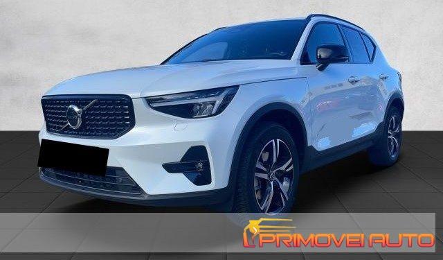 VOLVO XC40 B3 automatico Plus Dark