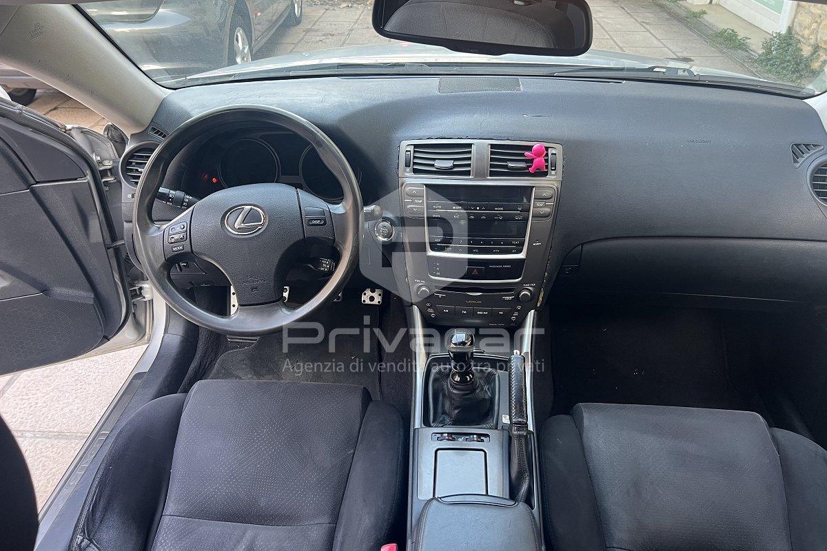 LEXUS IS 220d 2.2 16V Luxury