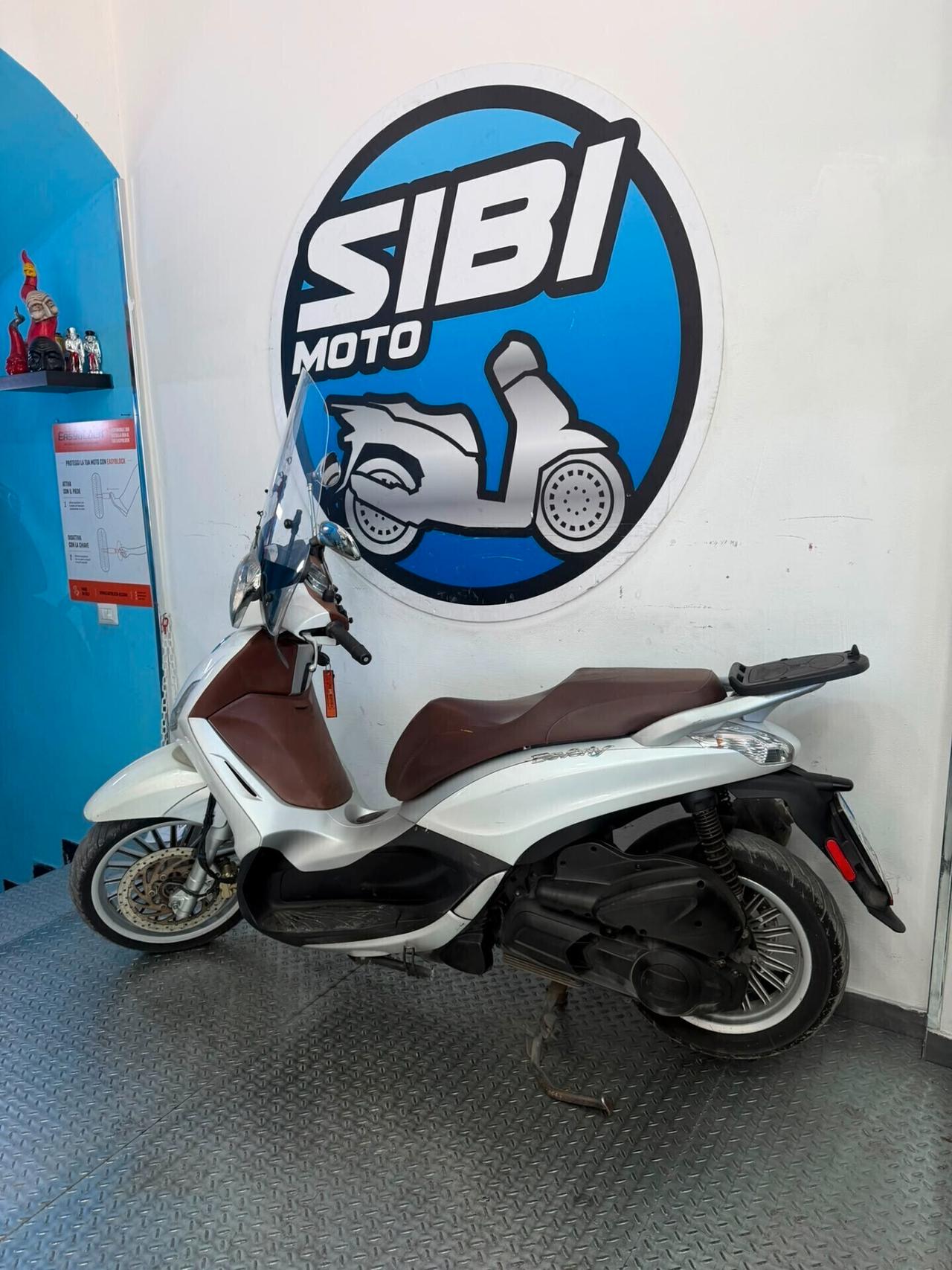 Piaggio Beverly 300