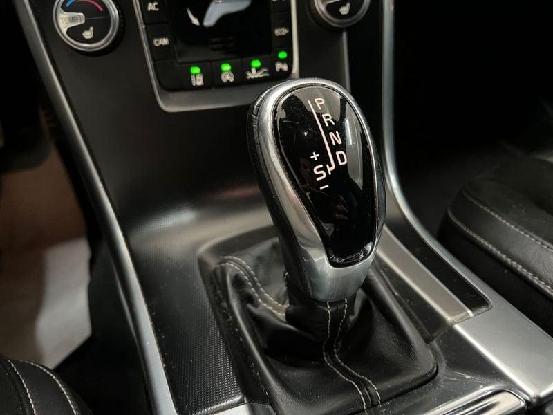 Volvo XC60 D4 190cv Geartronic R-Design Kinetic