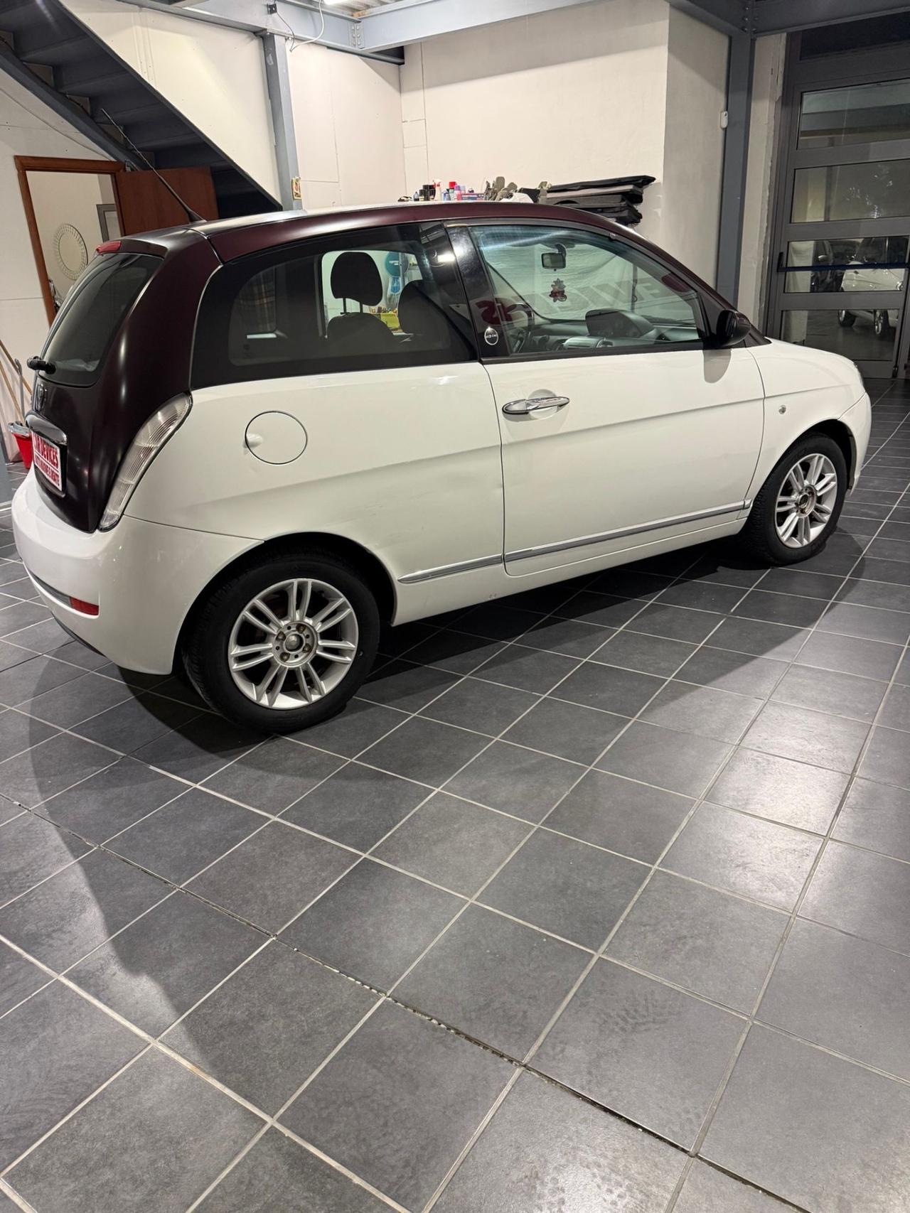 Lancia Ypsilon 1.4 -GPL -NEOPATENTATI