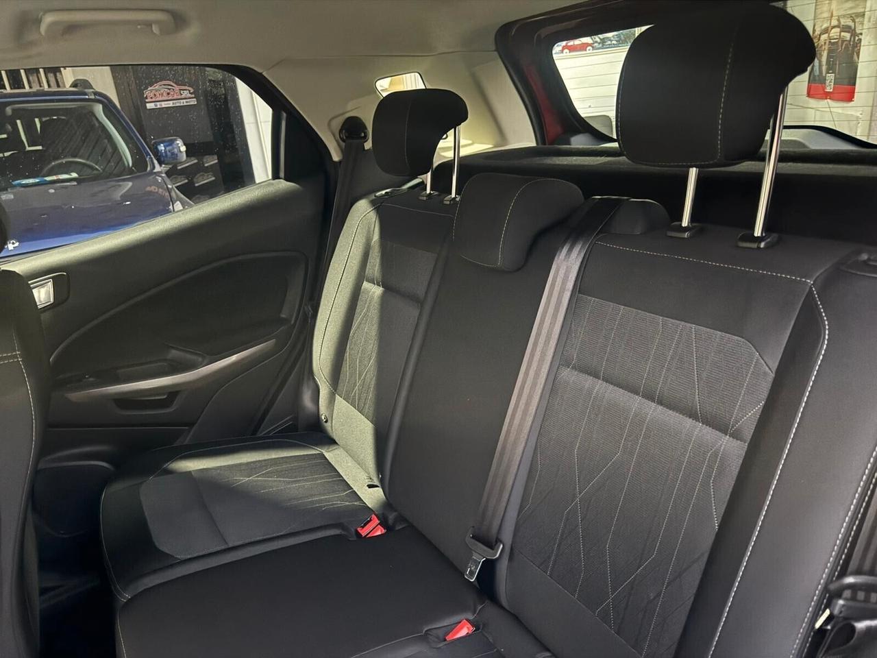 Ford EcoSport 1.5 TDCi 99 CV 2018 GANCIO TRAINO A SCOMPARSA