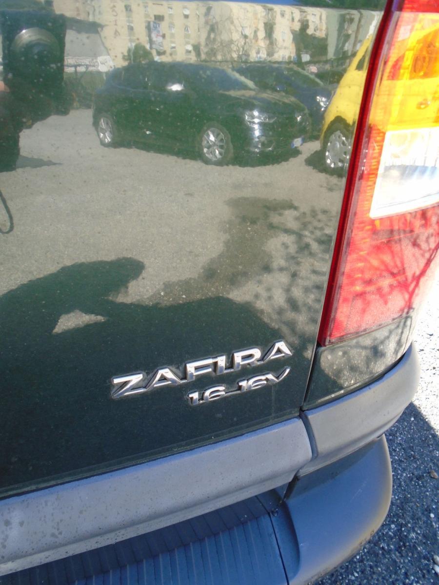 OPEL Zafira '2001 1.6i 16v 7 POSTI
