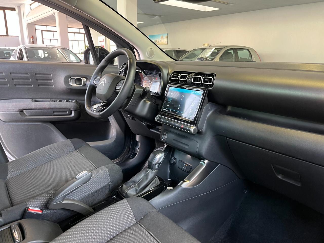 Citroen C3 Aircross 1.2cc SHINE 130cv CAMBIO AUTOMATICO-FULL OPTIONAL