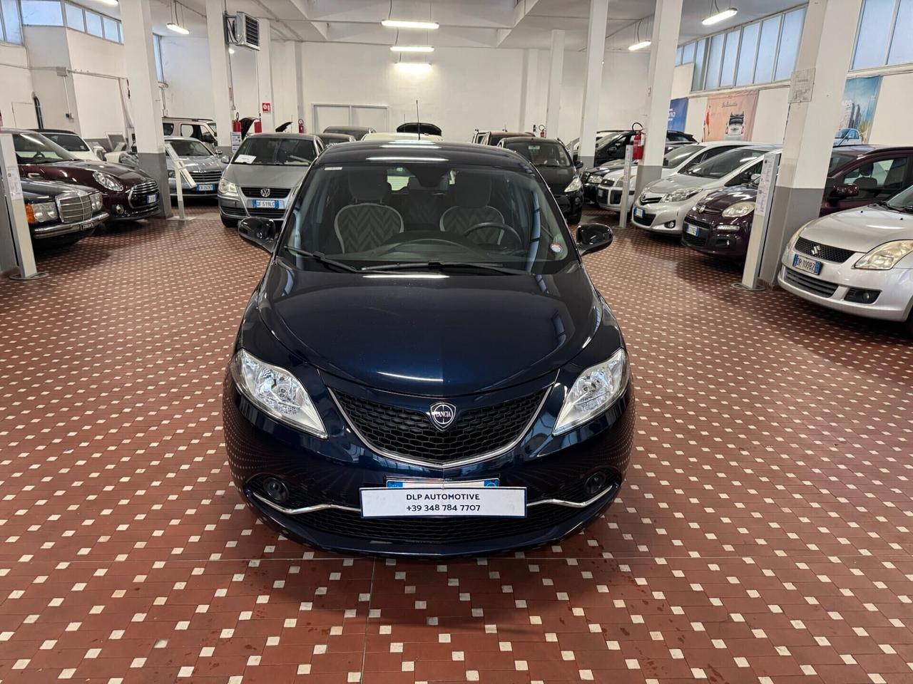 Lancia Ypsilon 1.2 69 CV 5 porte Platinum - NEOPATENTATI