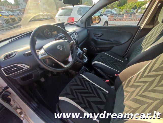 LANCIA Ypsilon 1.2 69 CV 5 porte Platinum