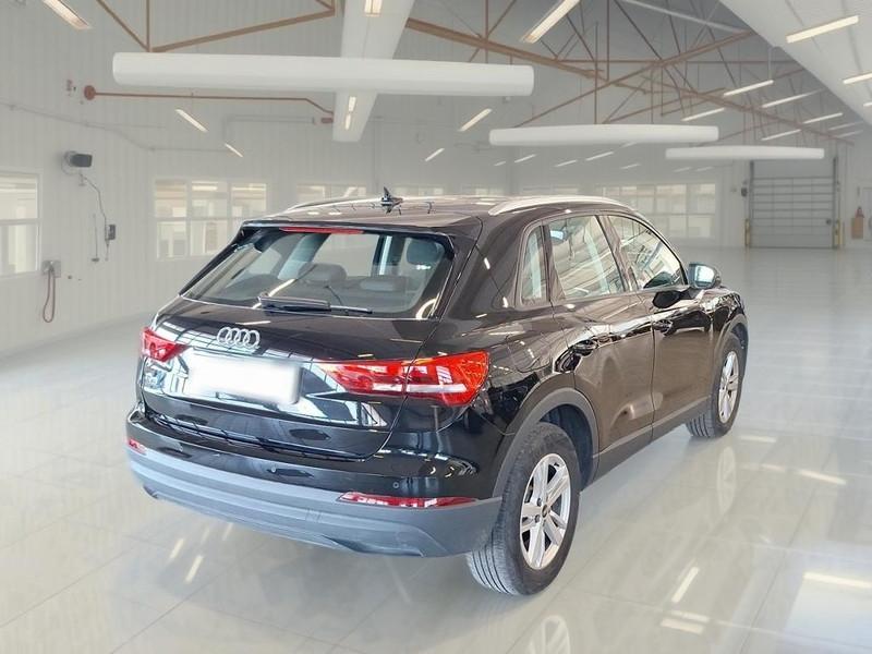 AUDI Q3 35 TDI Business