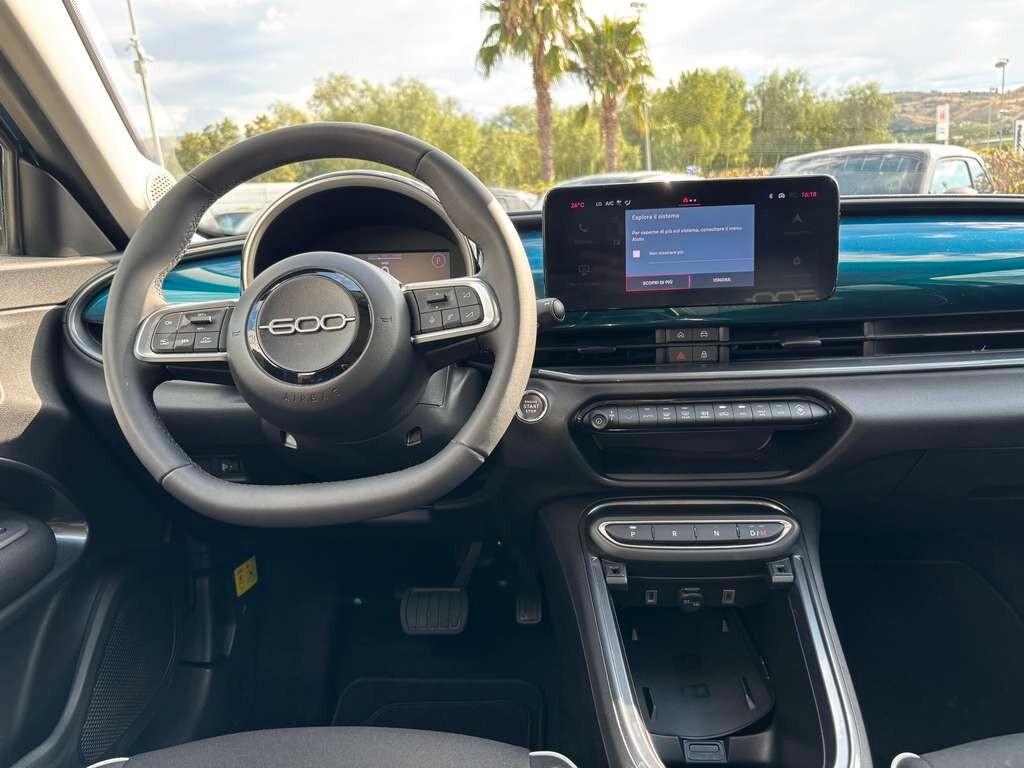 Fiat 600 Hybrid 110 CV DCT MHEV 2025 / KM 19.000 Tua a solo 215 Euro al mese