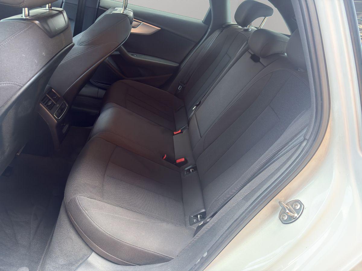 AUDI - A4 Avant - 2.0 TDI 150CV S tronic S LINE