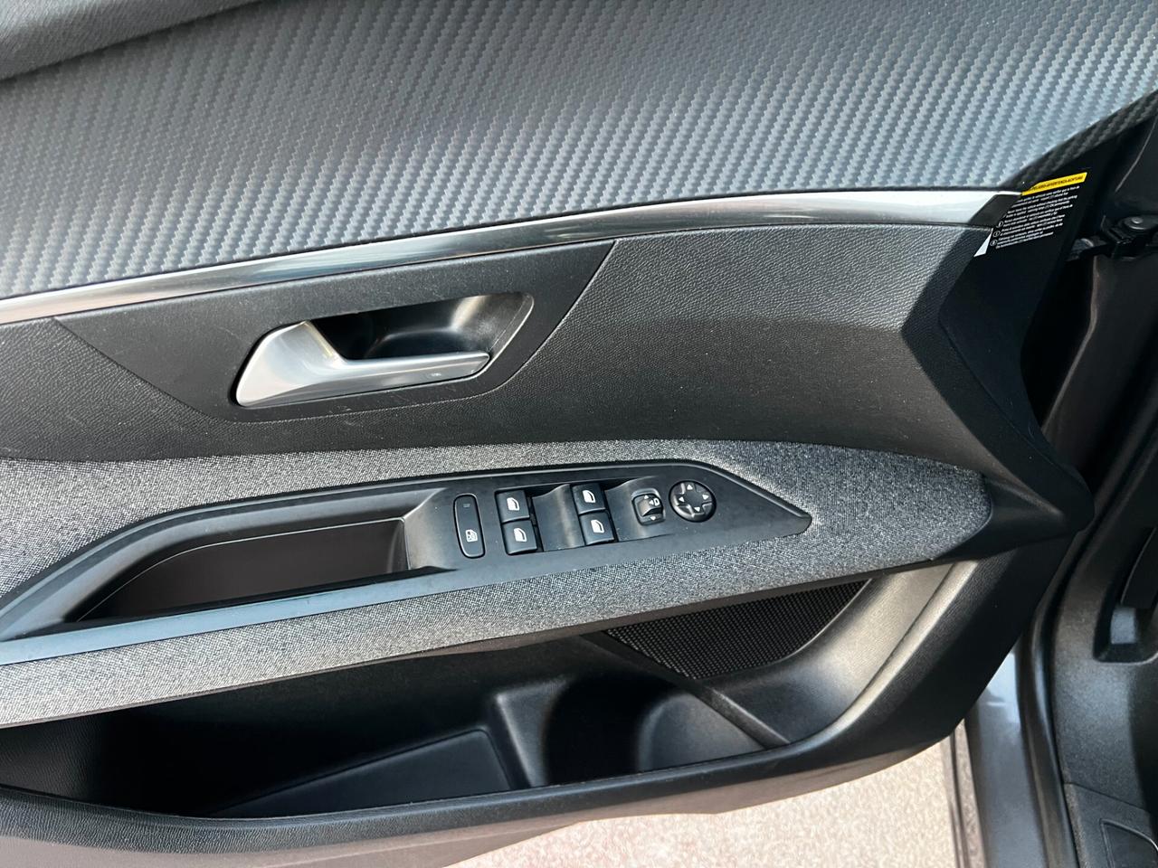 Peugeot 3008 BlueHDi 1.5 130 - AUTO-2021