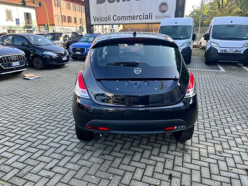 Lancia Ypsilon 1.0 FireFly 5 porte S&S Hybrid Oro