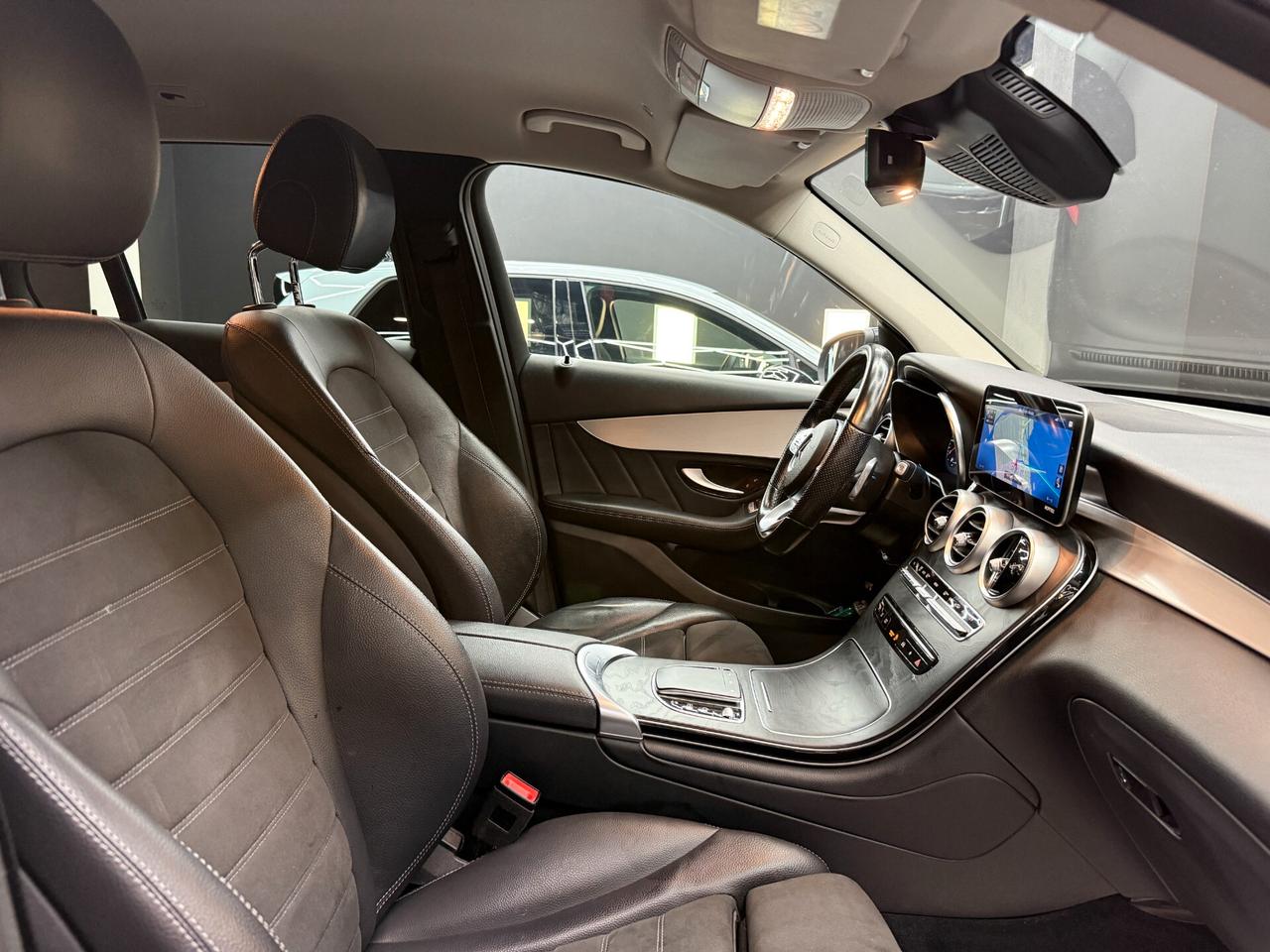 Mercedes Benz GLC 300D 4MATIC PREMIUM