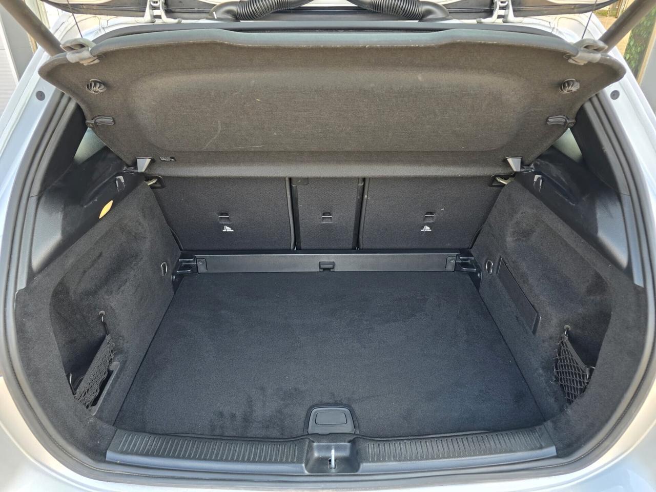 Mercedes B 180 d Aut. Premium Amg Line AMBIENTE LIGHT