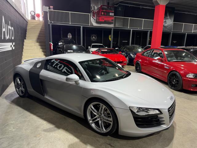 AUDI R8 4.2 V8 FSI QUATTRO R TRONIC
